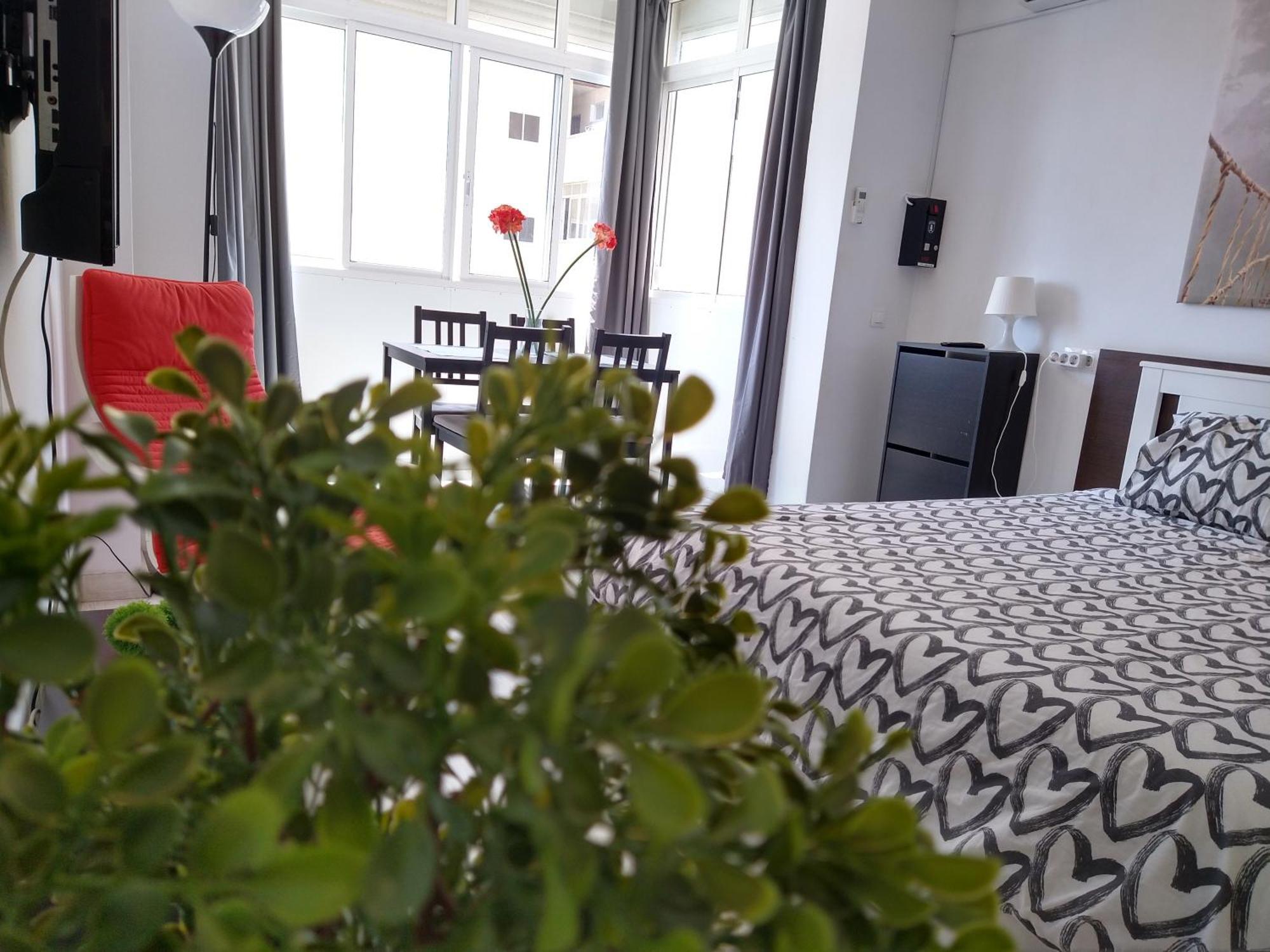 Appartement Amplio Estudio,vista Mar Y Montana, A Pasos Del Centro Torremolinos